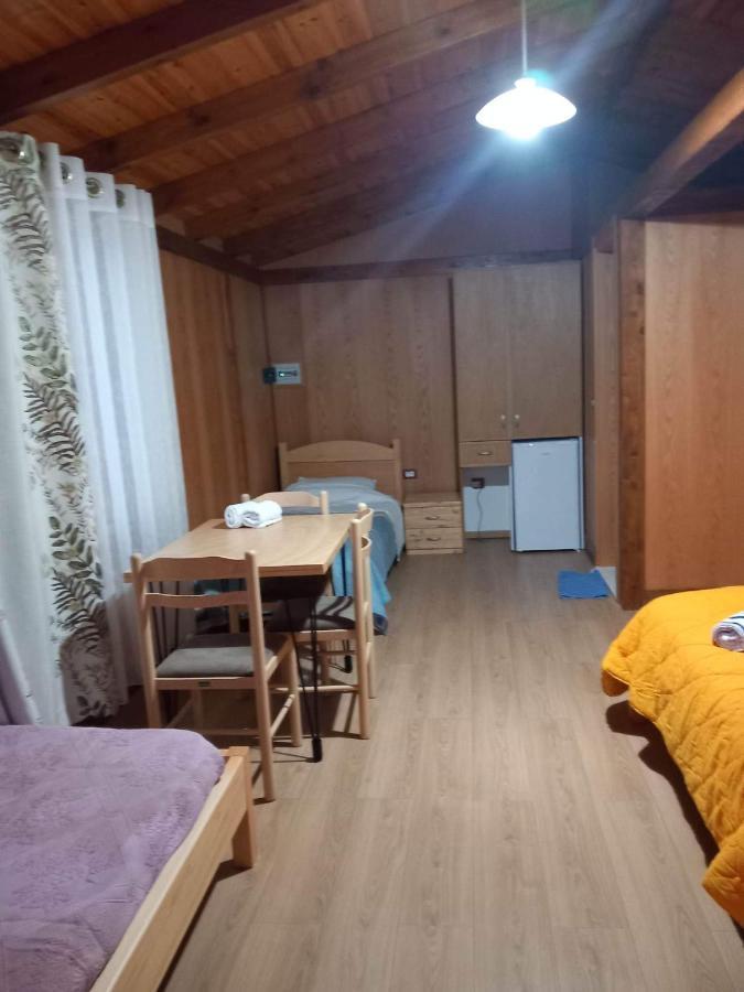 Irini'S Guesthouse 체파로 외부 사진