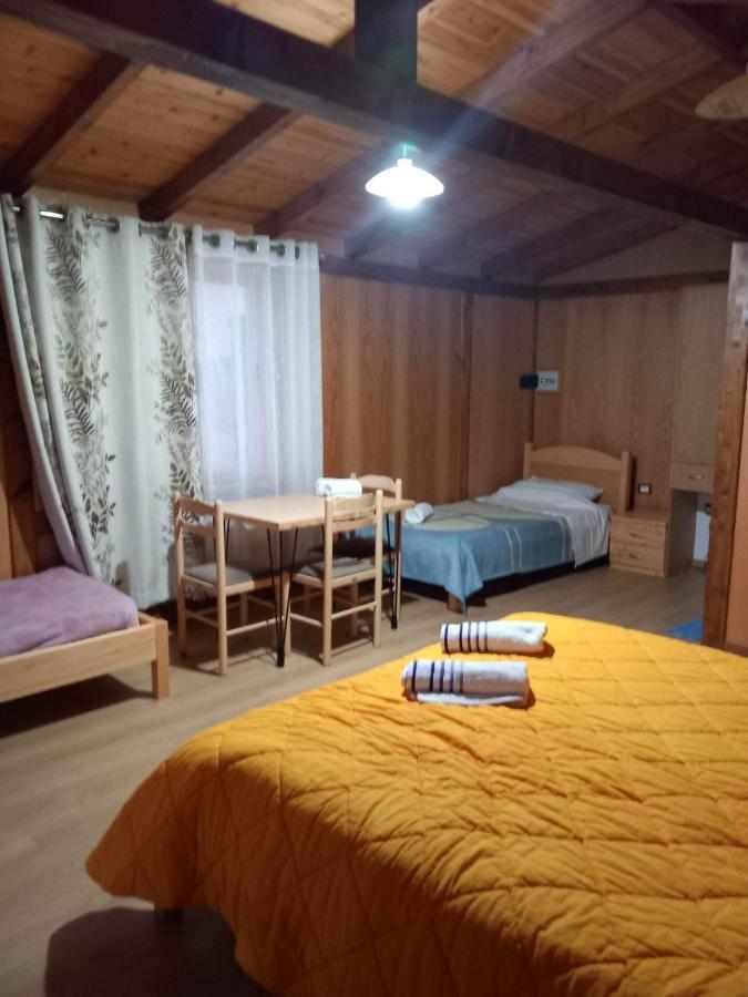 Irini'S Guesthouse 체파로 외부 사진